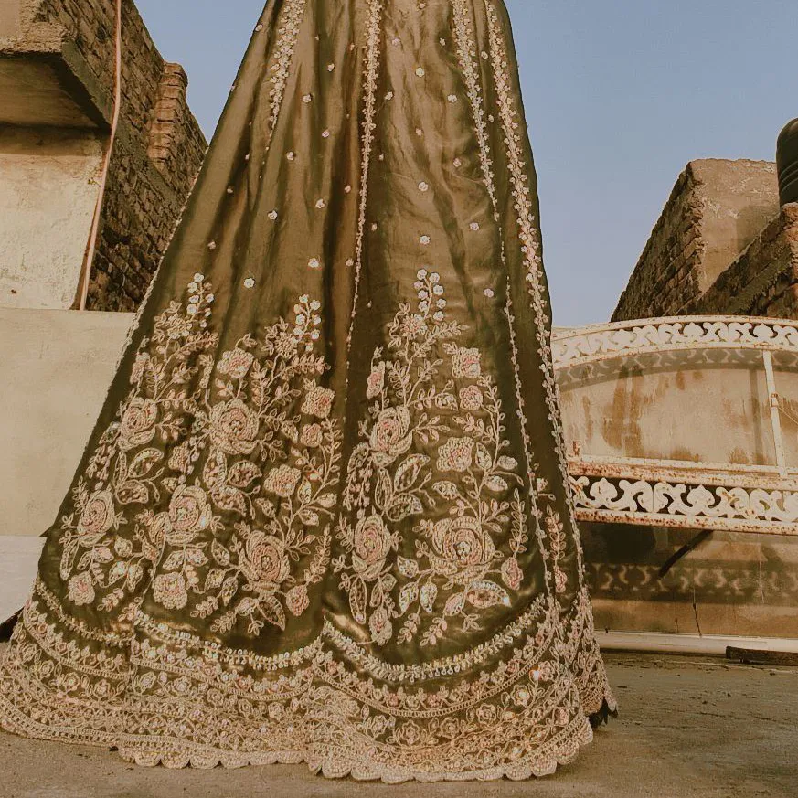 Beutiful Cedar brown colour trending design — 4