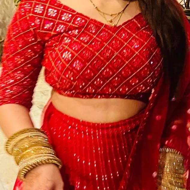 Lehenga with blouse and dupatta — 2