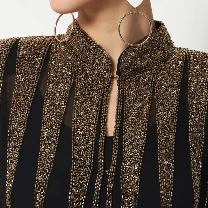 Stylisht shrug for women. — 4
