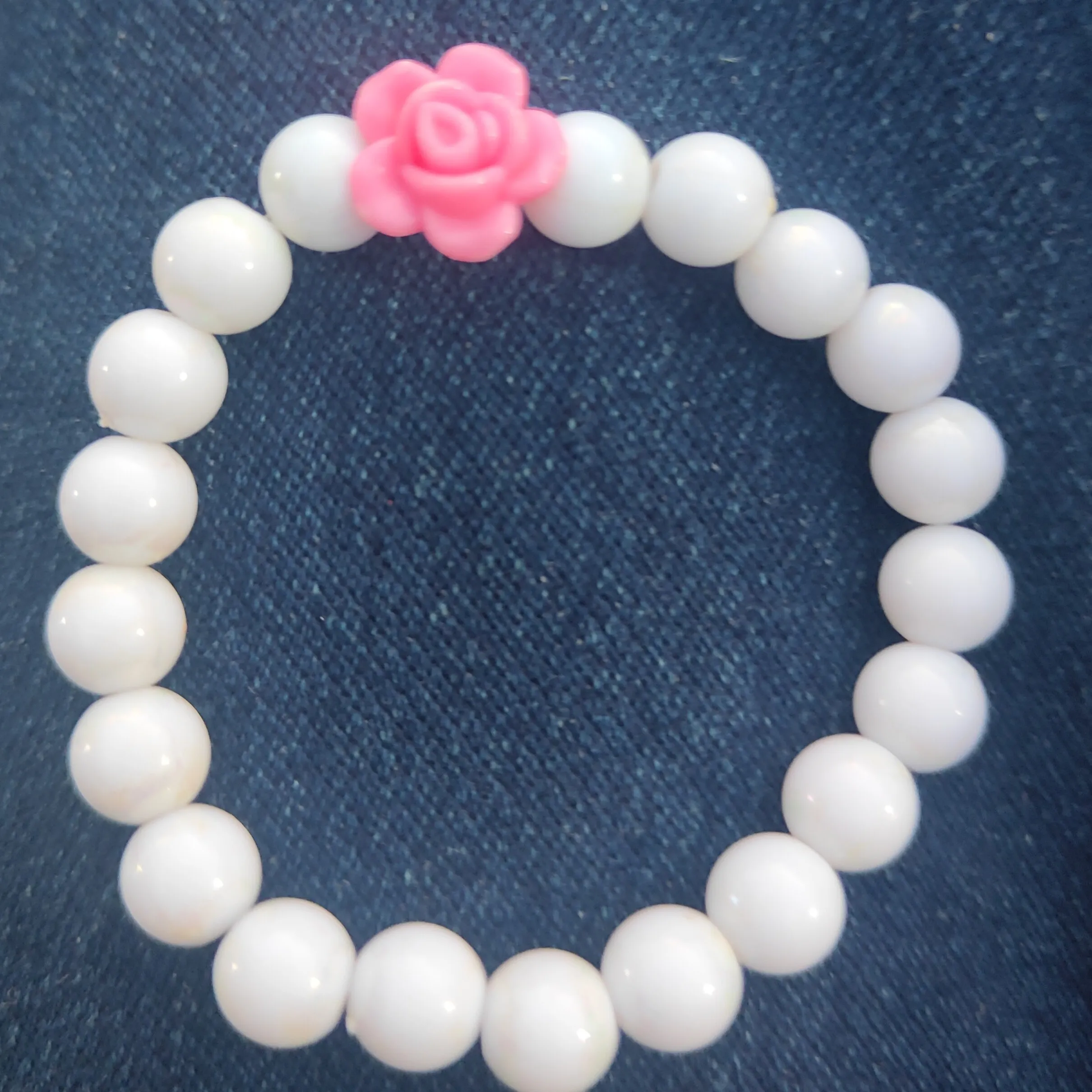 Girls wear bracelet — 2