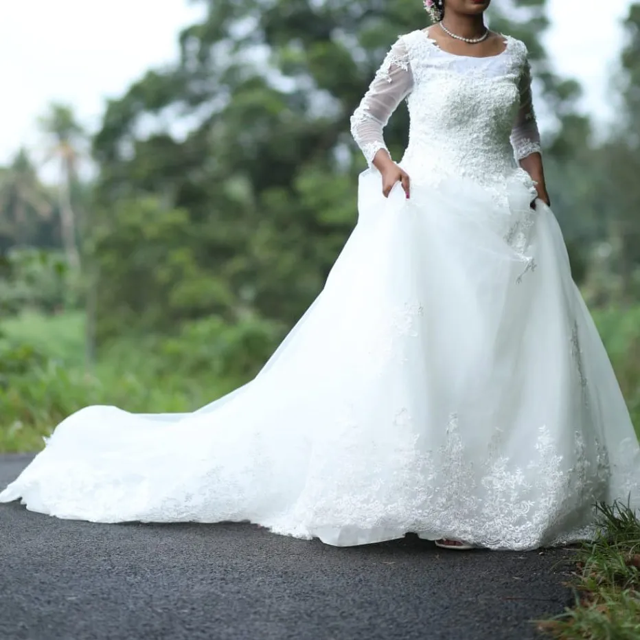 WEDDING GOWN FOR RENT