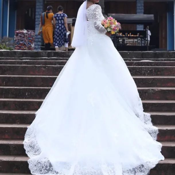 WEDDING GOWN FOR RENT — 2