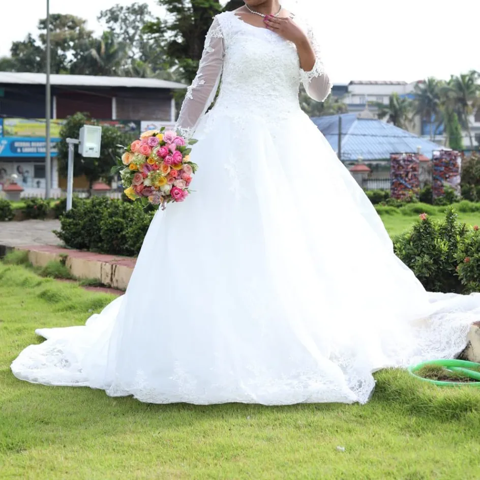 WEDDING GOWN FOR RENT — 3